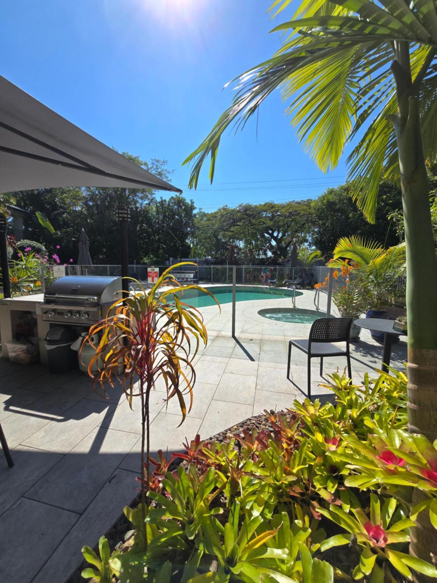 Noosa River Retreat Holiday Apartments Нусавілл Екстер'єр фото