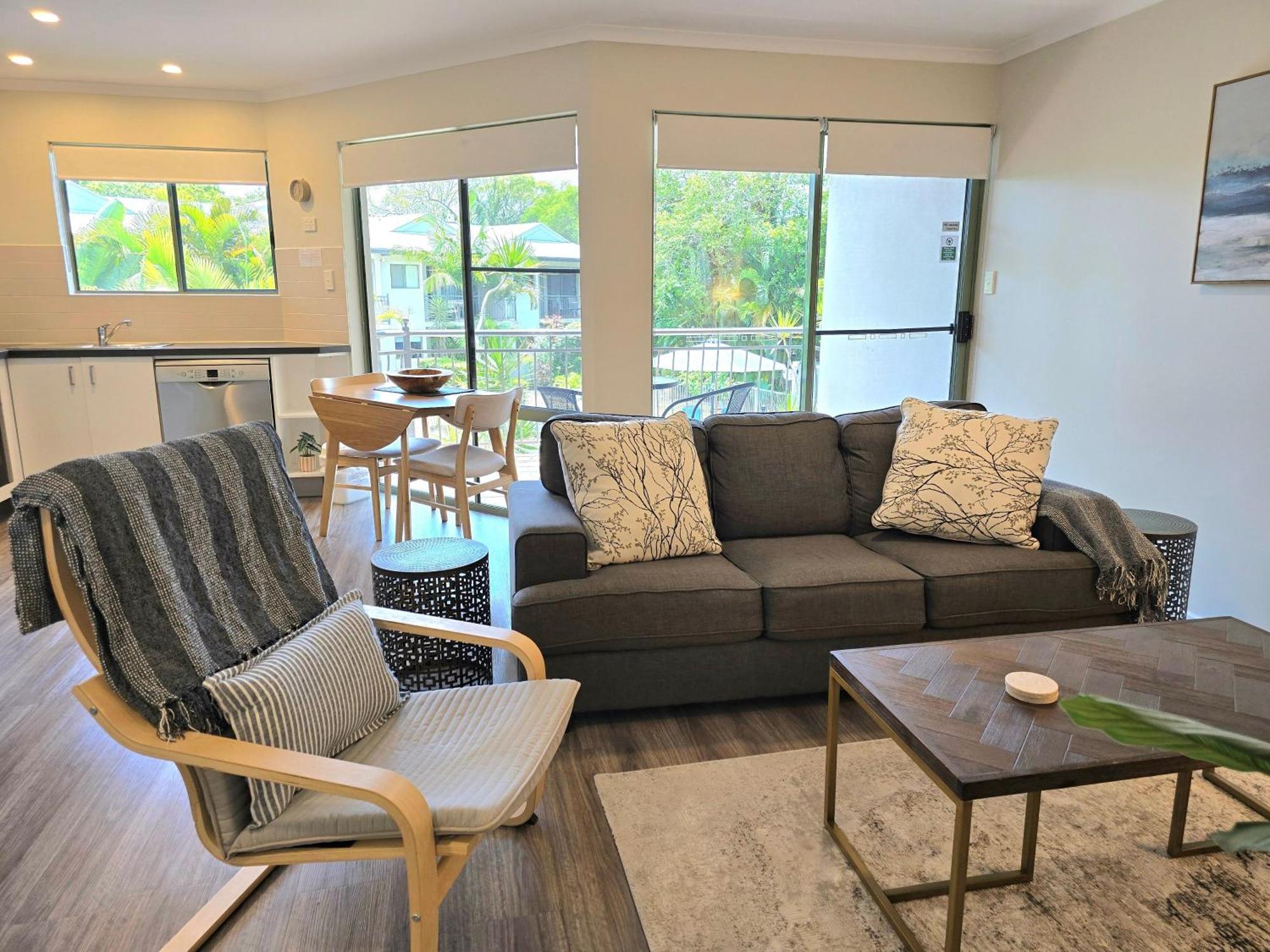Noosa River Retreat Holiday Apartments Нусавілл Екстер'єр фото