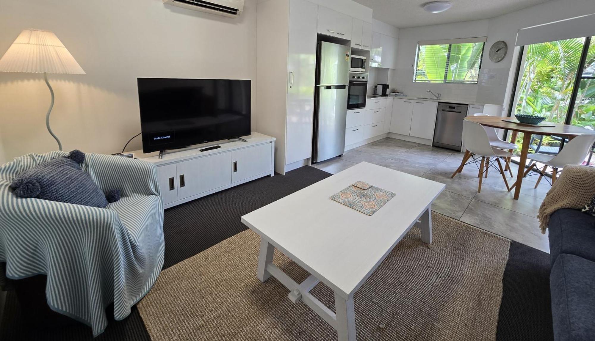 Noosa River Retreat Holiday Apartments Нусавілл Екстер'єр фото